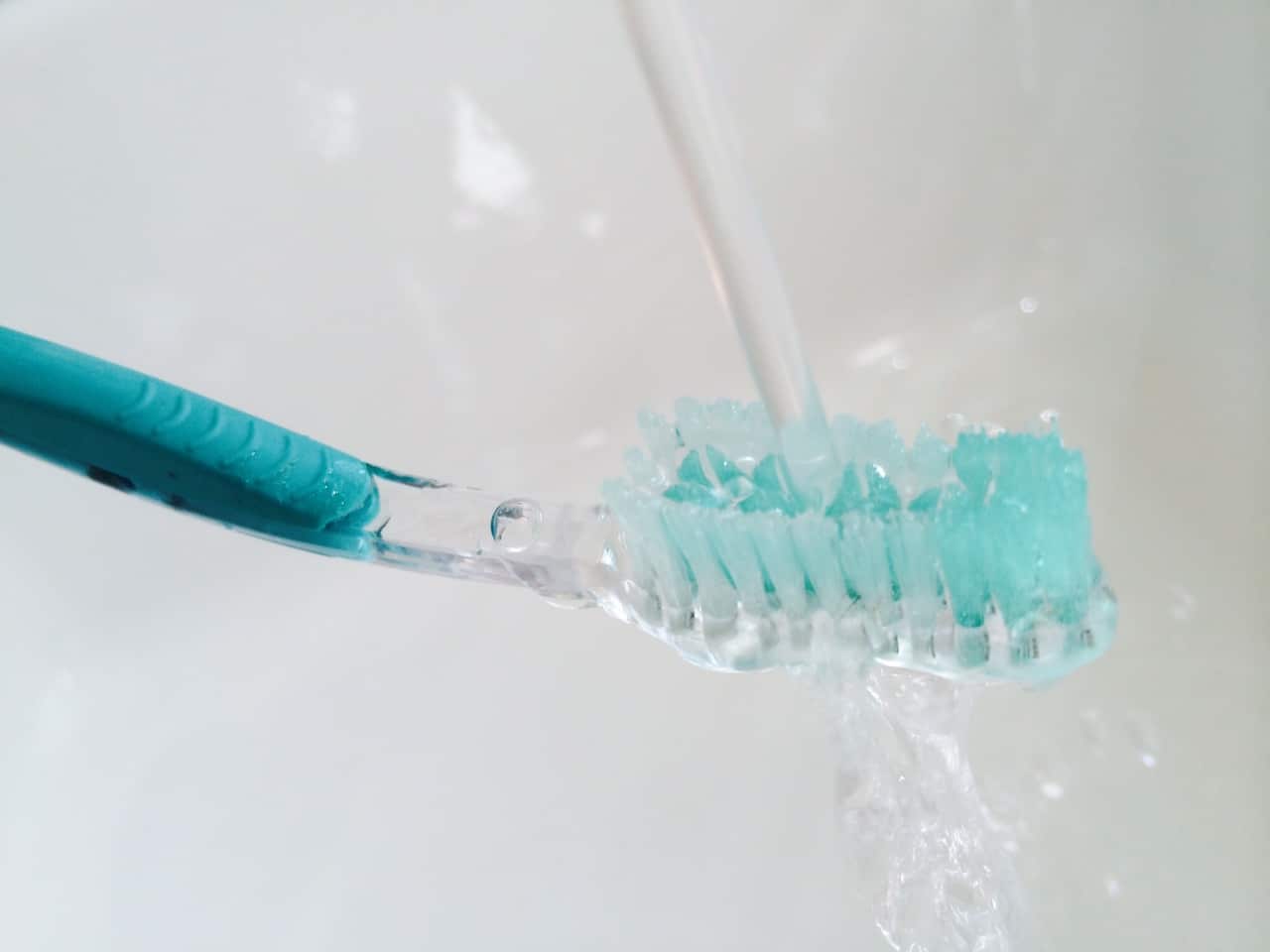 Teeth cleaning fan photo