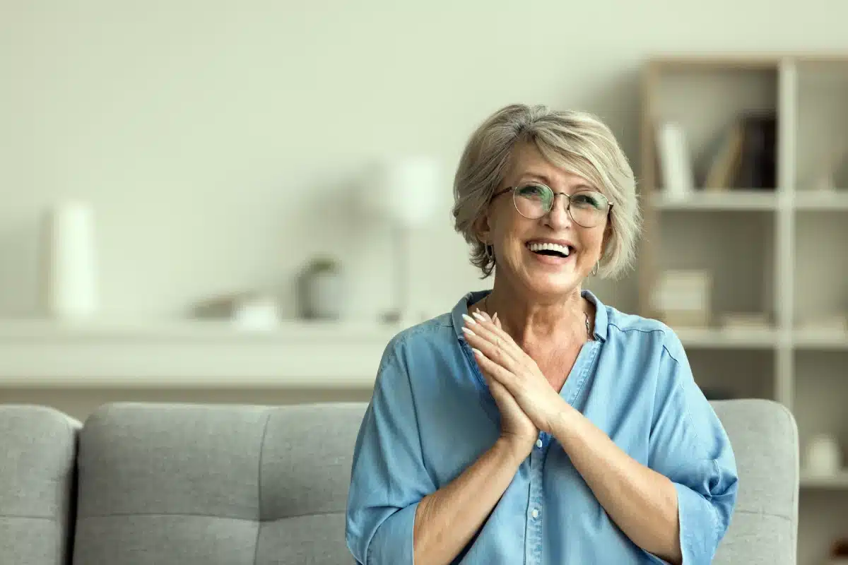 Whiten dentures